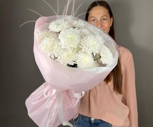 Букет нежных белых хризантем