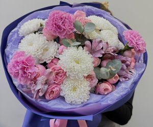 Букет «Лаванда» с кустовой пионовидной розой, ароматным эвкалиптом