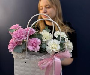 Композиция "О чувствах" с ароматным эвкалиптом и стойким диантусом