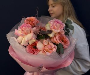 Букет «Розовый бантик» с одноголовой пионовидной розой и французской