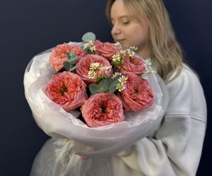 Букет "В тренде" с пионовидной розой мандарин