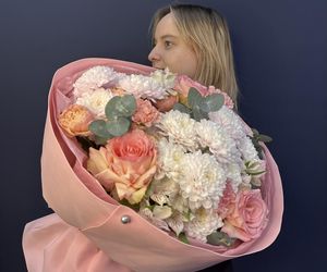 Букет "Надо брать L" с французской розой, альстромерией, хризантемой,диантусом