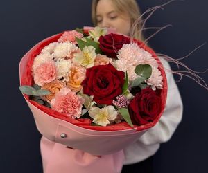 Букет "Джульетта" из хризантемы, кустовая Роза, пышной хризантемой