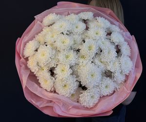 Моно букет из 9 белых хризантем