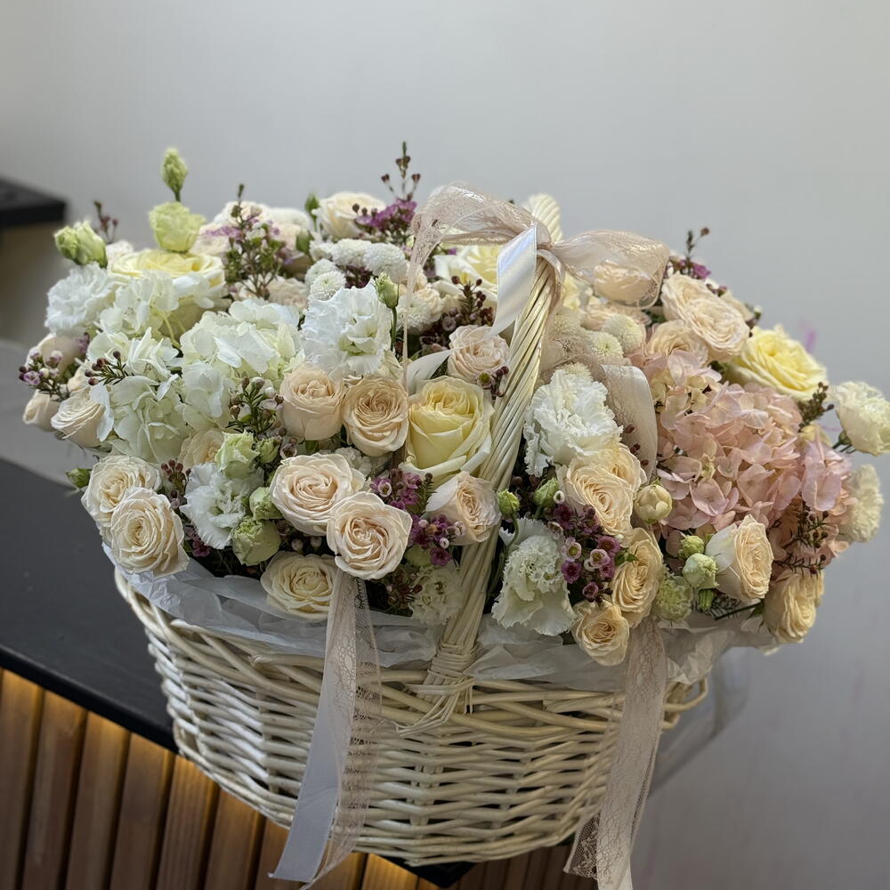 Корзина с цветами «запах весны»