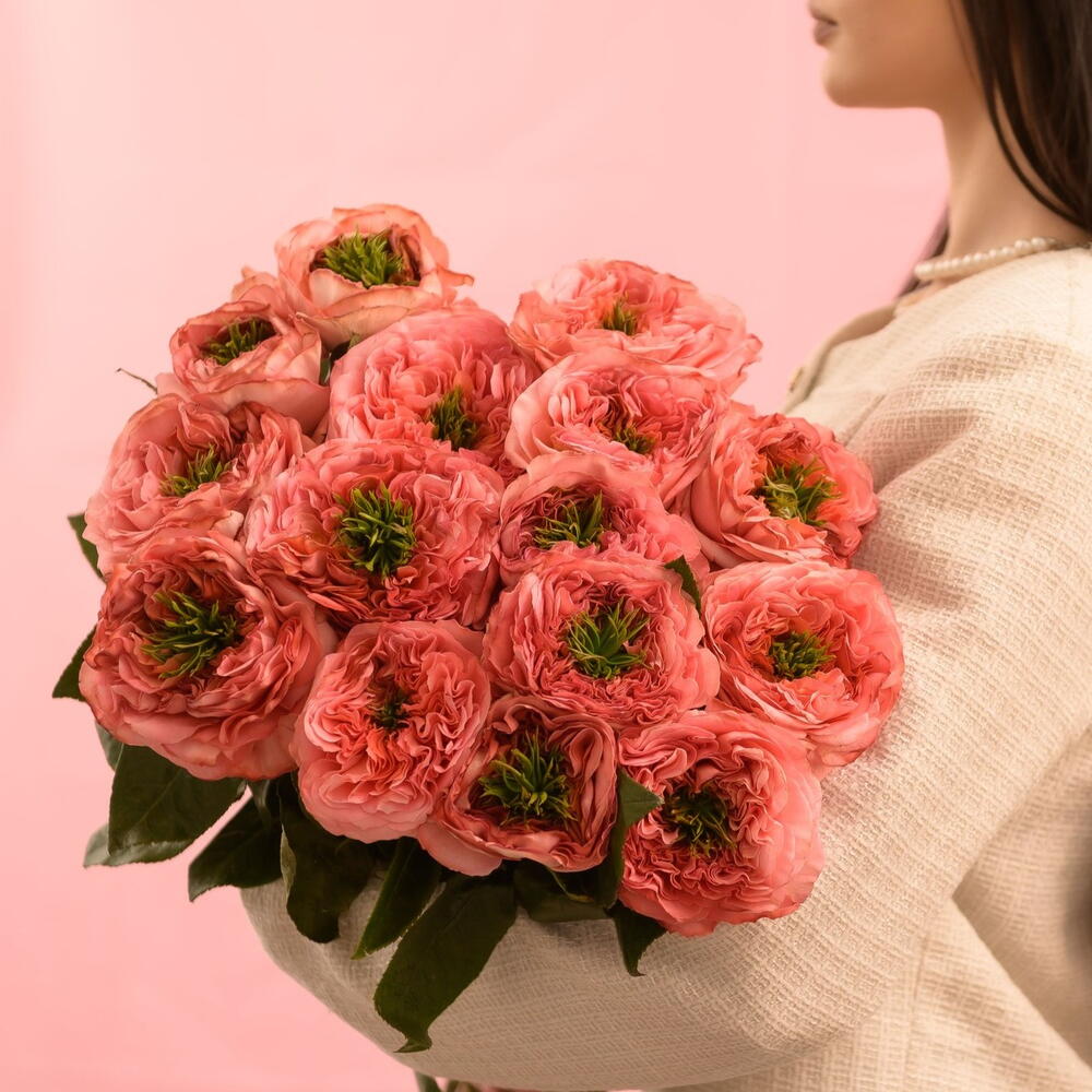 Букет из 15 пионовидных роз мандарин