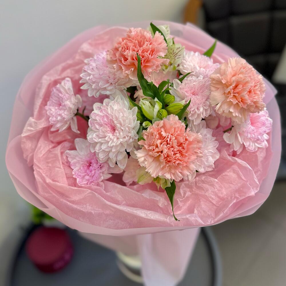 Букет«Viva» (хризантема кустовая, диантусы и альстромерия)