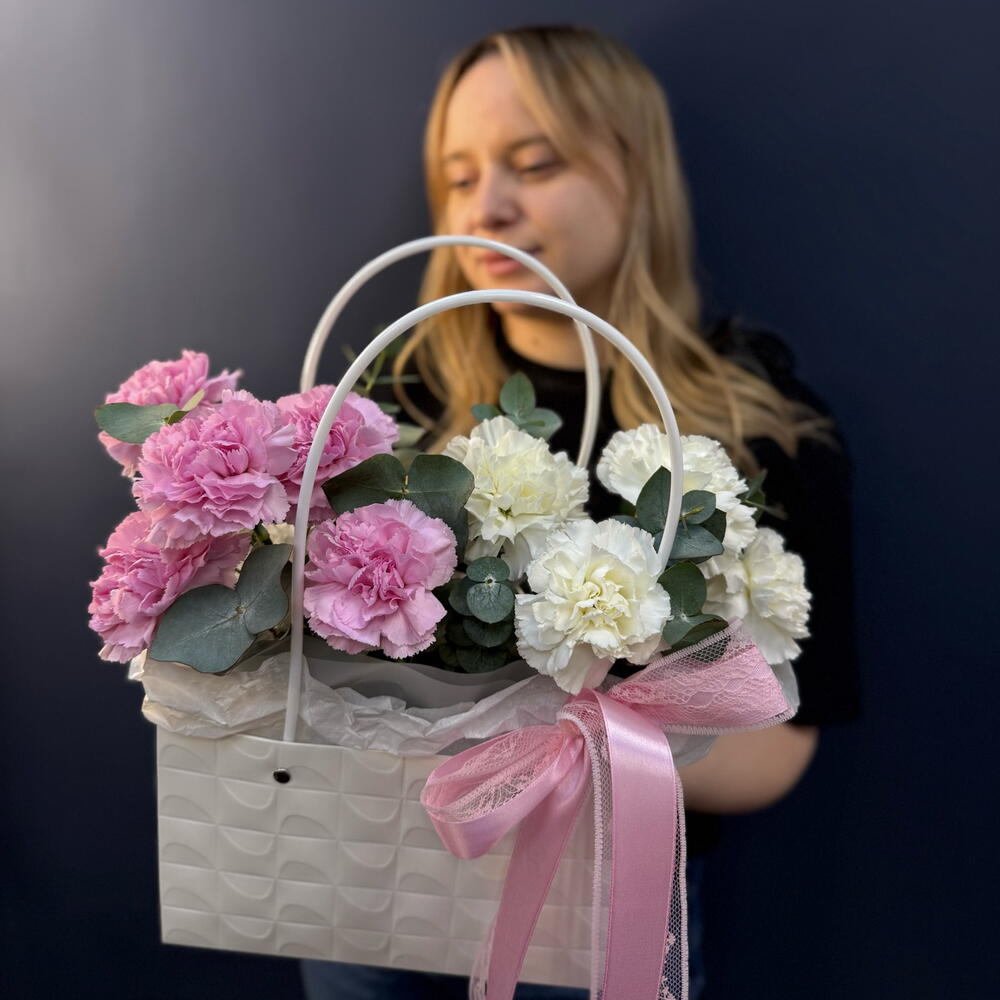 Композиция "О чувствах" с ароматным эвкалиптом и стойким диантусом