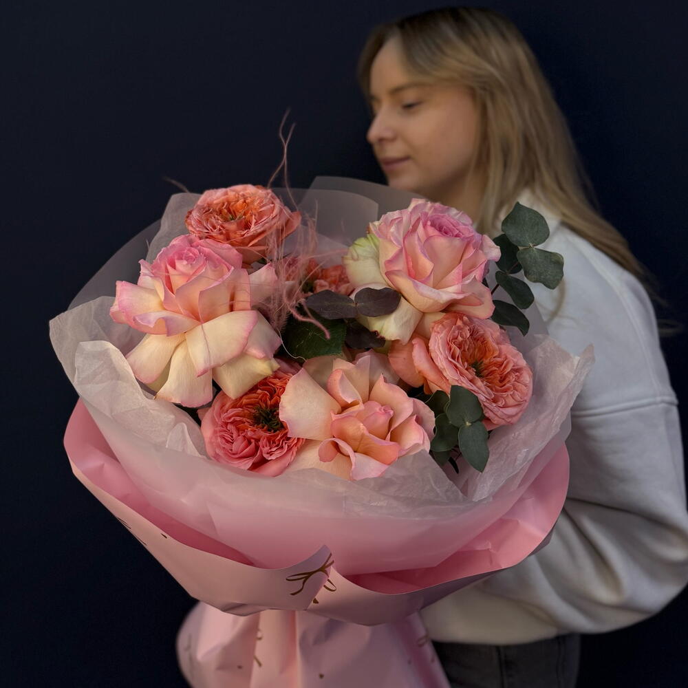 Букет «Розовый бантик» с одноголовой пионовидной розой и французской